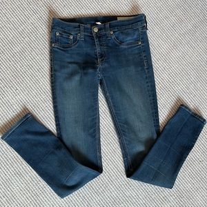 Rag And Bone Size 27 Ankle, mid rise, Skinny Jeans in very good condition!!